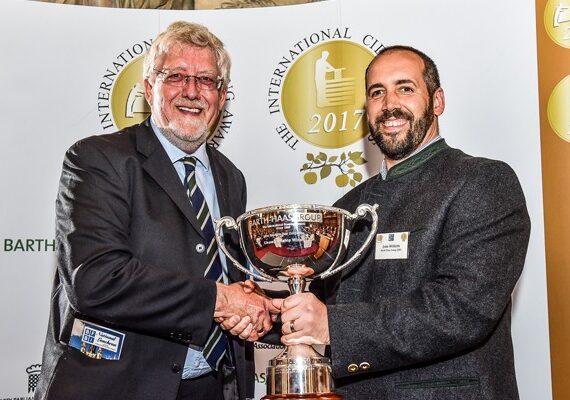 Head Brewer Alan Pateman Receiving Award